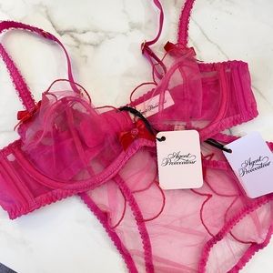 NWT Agent Provocateur Lorna Bra & Brief 34A 2 Small hot pink